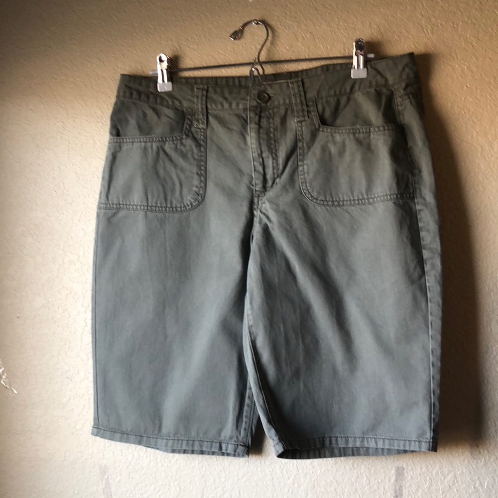 Women’s Shorts Vintage Y2K Faded Glory Olive Green Bermuda Shorts Women’s Sz 14
